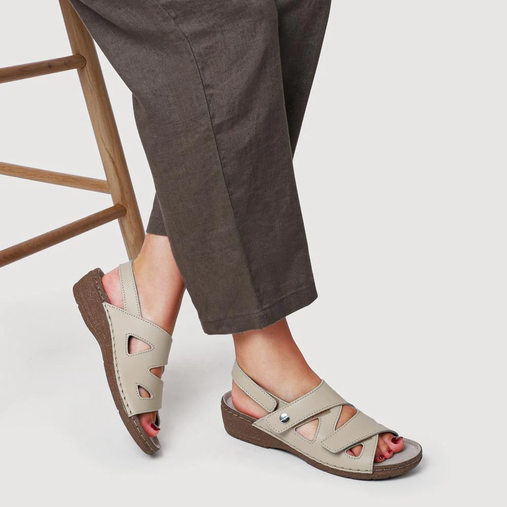 Adjustable Leather Slingback Sandals - PATRI41004 / 327 613 - Beige - Image 5