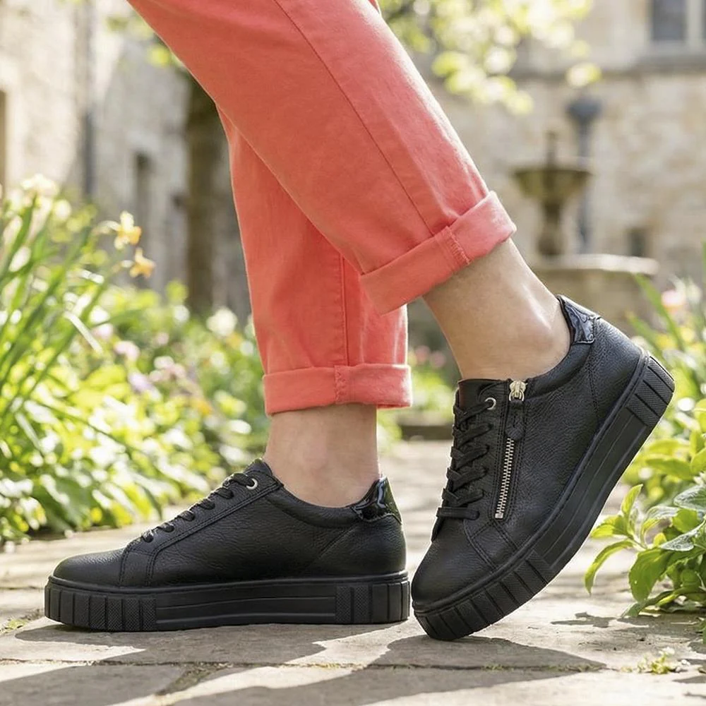 Bellissimo Wide Fit Zip & Lace Trainers - BELWBINS43024 / 328 919 - Black - Image 2
