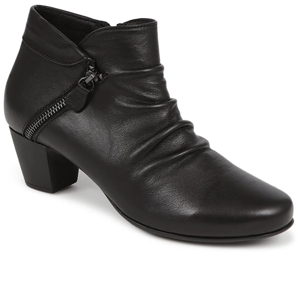 Block-Heeled Ankle Boots - ESFA40003 / 326 242