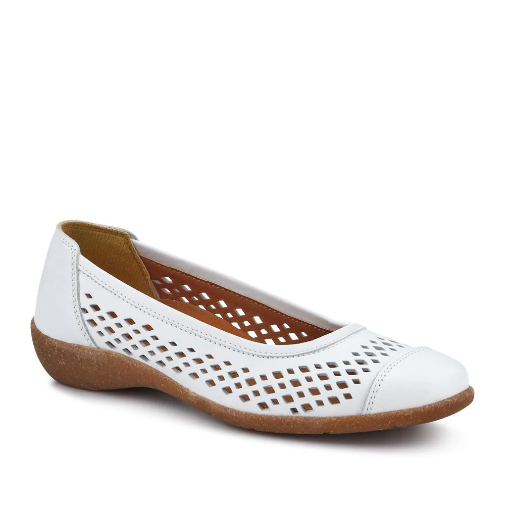 Breathable Leather Pumps - HAK41011 / 327 465 - White