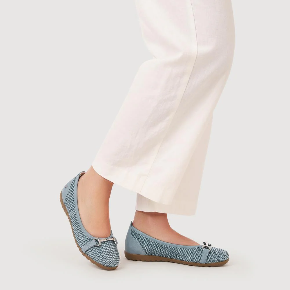 Buckle-Detailed Lightweight Pumps - WBINS41011 / 327 201 - Denim - Image 5