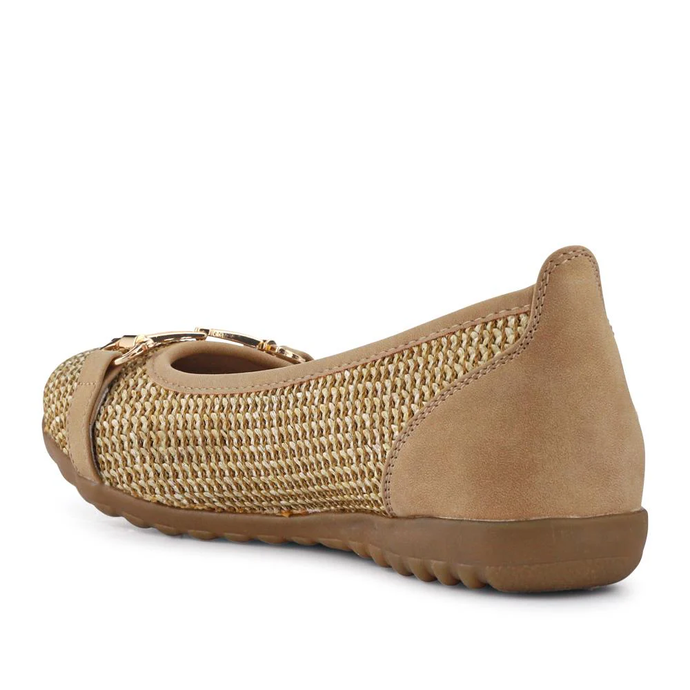 Buckle-Detailed Lightweight Pumps - WBINS41011 / 327 201 - Sand - Image 3