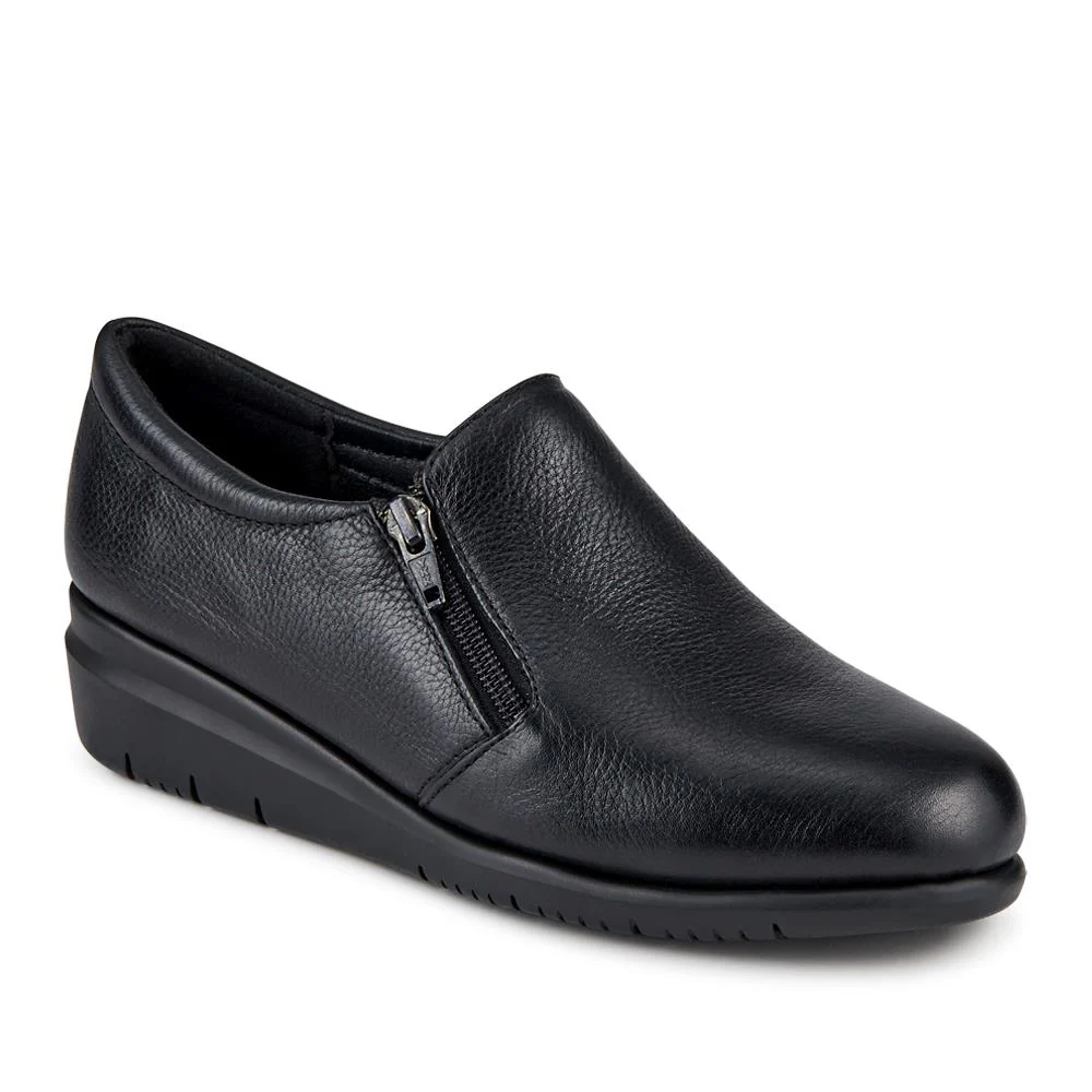 Casual Leather Slip-On Shoes - SERVI42000 / 328 003 - Black