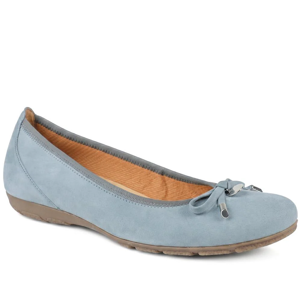 Gabor All Leather Pumps With Bow Detail - GABC44506 / 330 271 - Denim