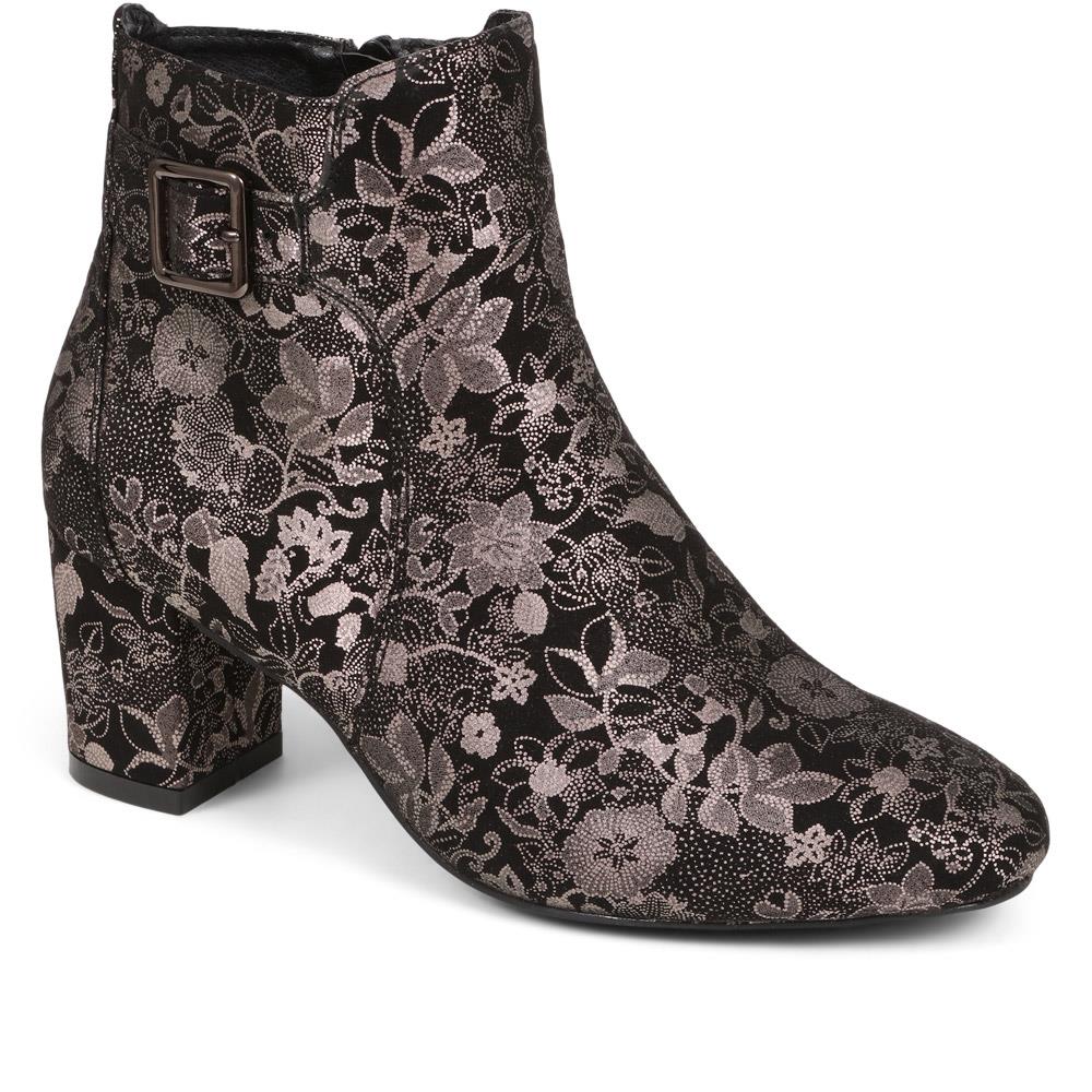 Heeled Buckle Detail Ankle Boots - WBINS38090 / 324 214