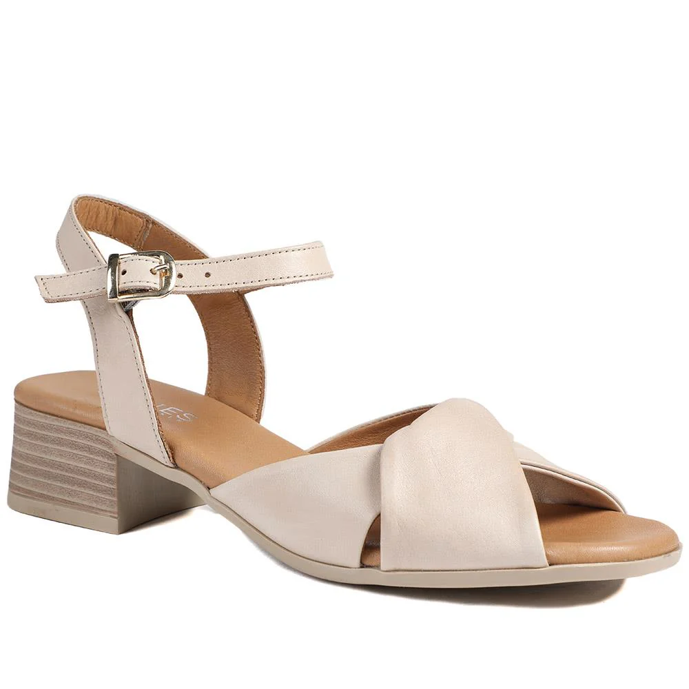 Jaira Leather Buckle Fasten Sandals - JAIRA / 329 439 - Nude
