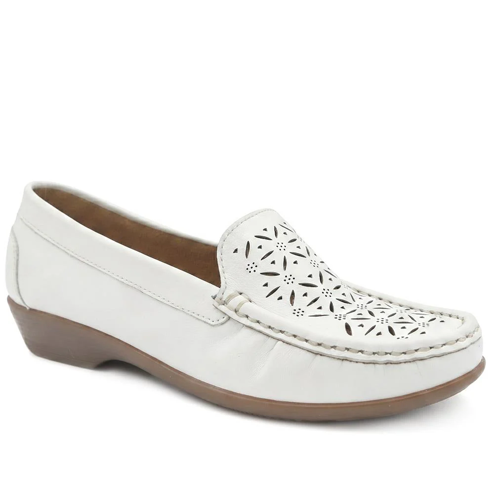 Leather Cut Out Detail Moccasin - MOEN43001 / 329 546 - White