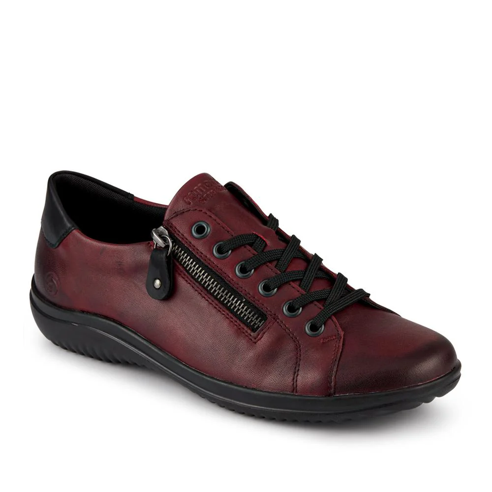 Leather Lace-Up Trainers - DRS39505 / 325 415
