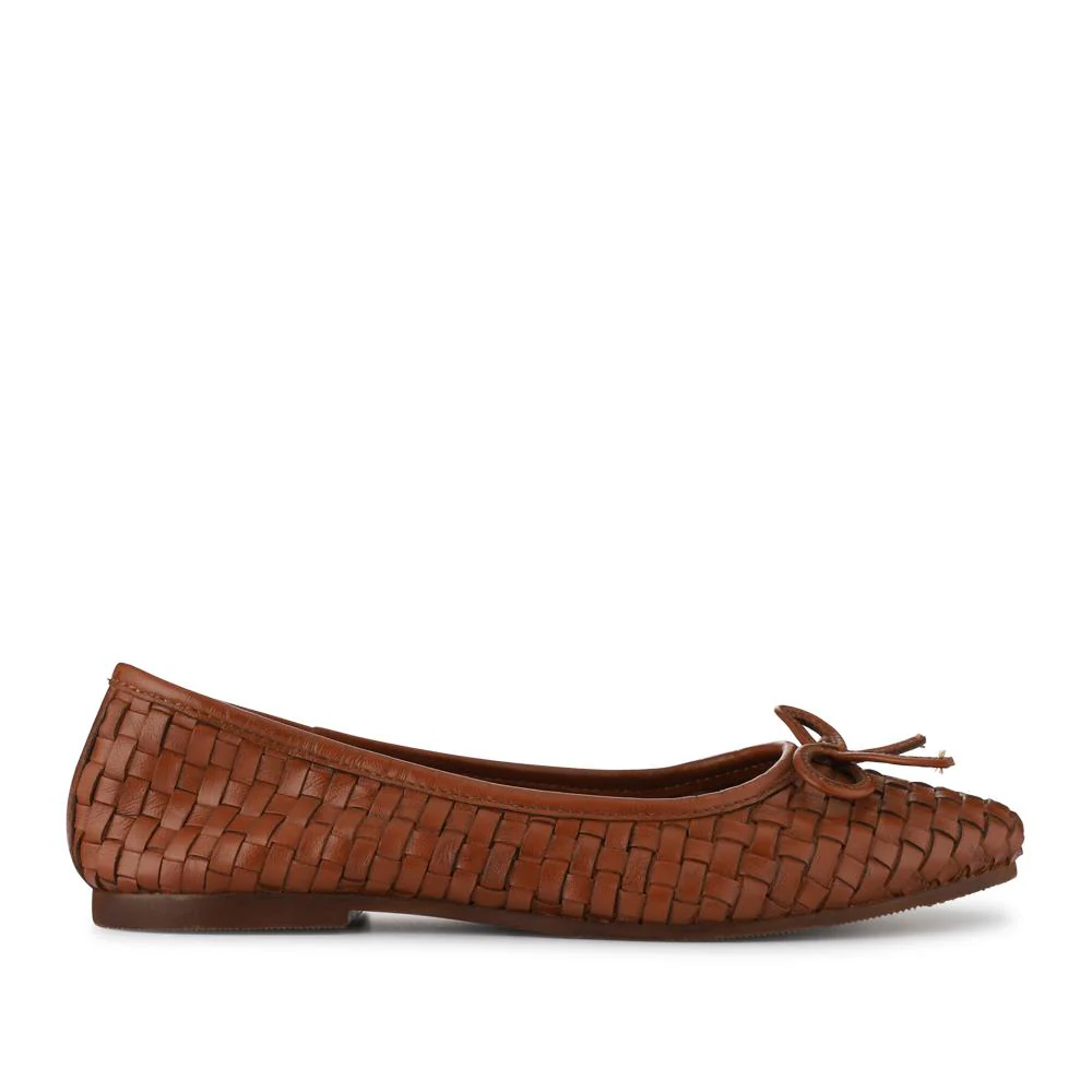 Lightweight Leather Pumps  - BELSK41009 / 327 463 - Tan - Image 2