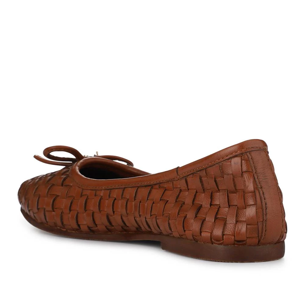 Lightweight Leather Pumps  - BELSK41009 / 327 463 - Tan - Image 3