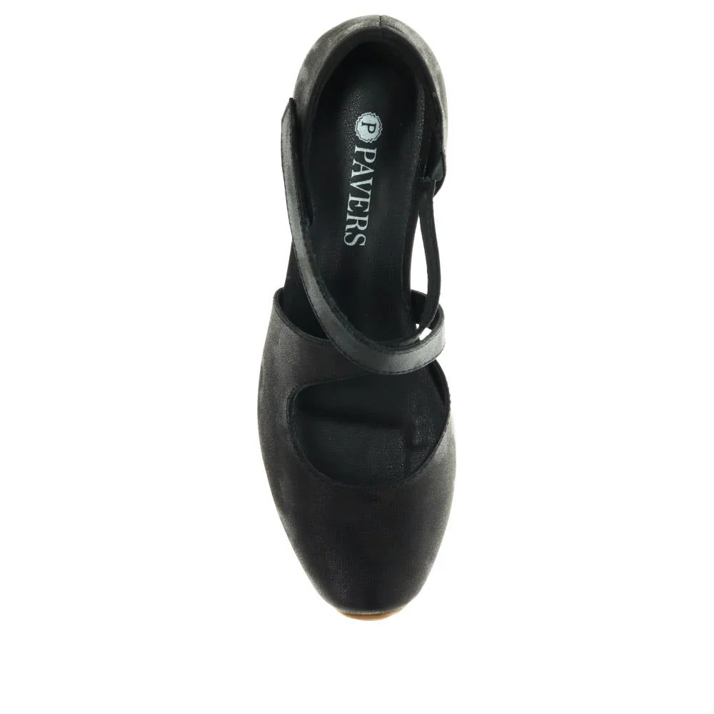 Low-Heeled Court Shoes - WBINS39078 / 325 127 - Black - Image 4