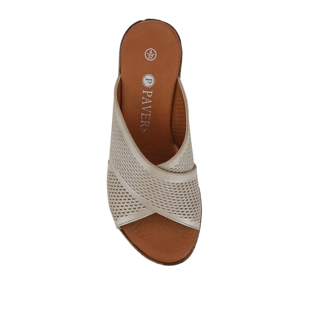 Premium Leather Wedge Heels - LUCK41007 / 327 391 - Soft Gold - Image 4