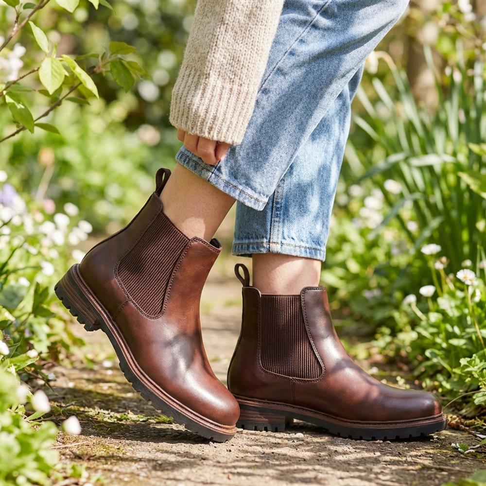 Slip-On Chelsea Boots  - WOIL40037 / 326 350 - Brown - Image 2
