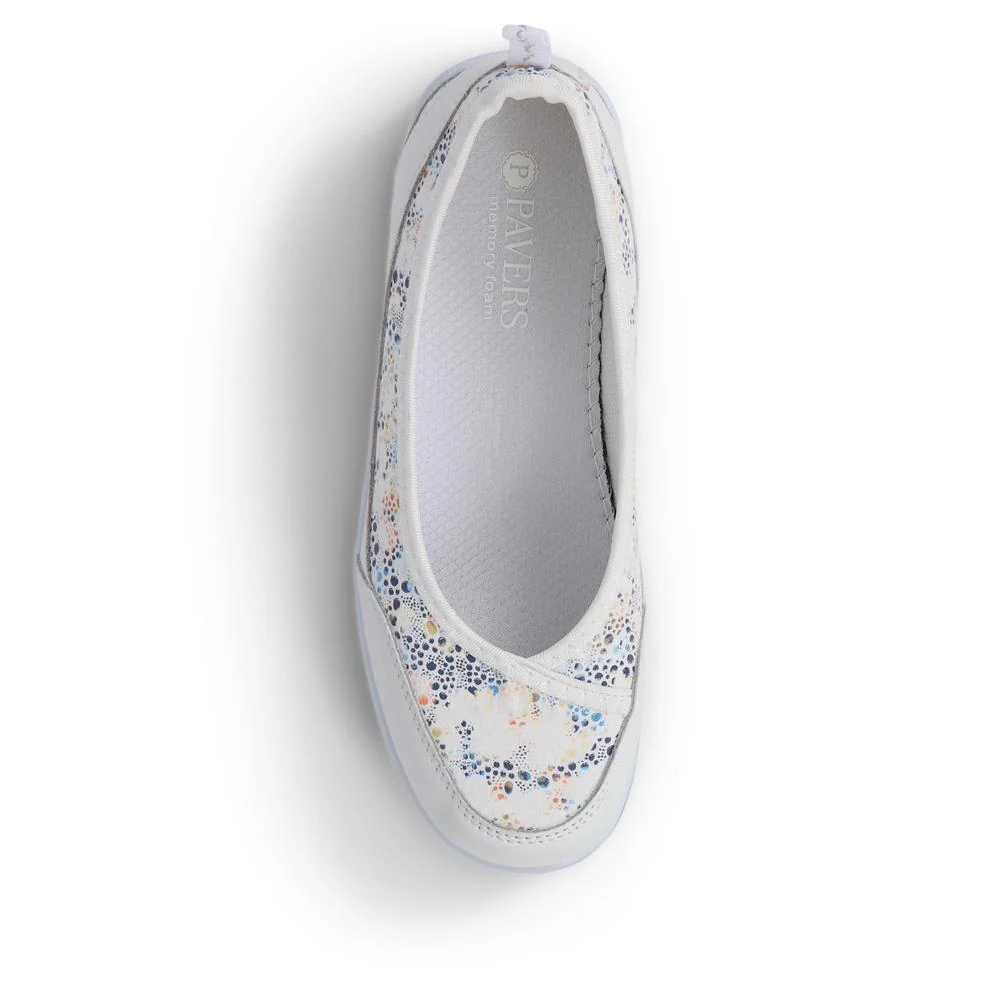 Slip-On Patterned Lightweight Pumps - BRK37007 / 323 323 - White Floral - Image 5