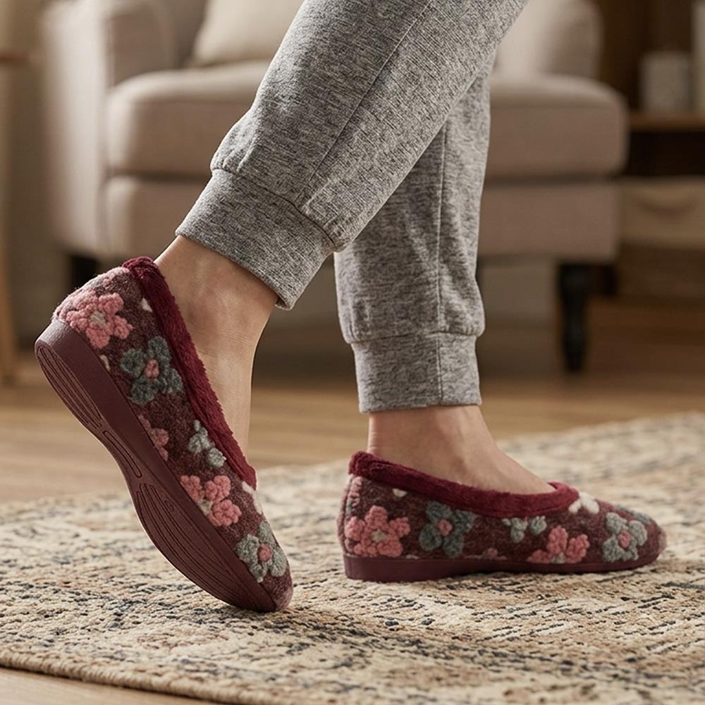 Soft Floral Full Slippers - FEVI43001 / 329 503 - Burgundy Multi - Image 2