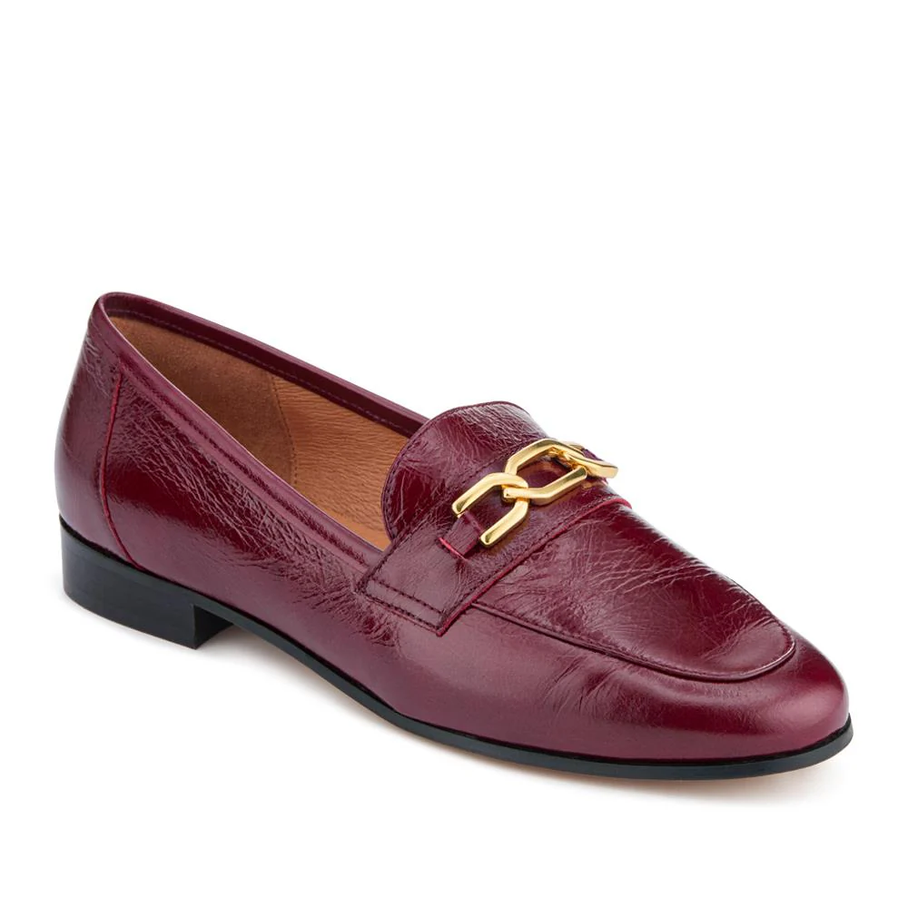 Tamie Smart Leather Loafers - TAMIE / 328 535 - Burgundy Patent