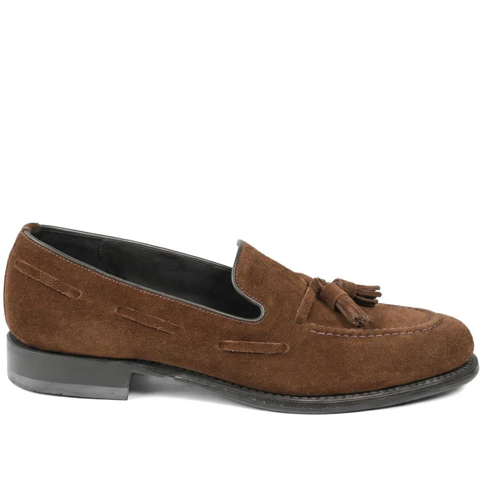 Utah1 Loake Leather Tassel Loafers - UTAH1 / 324 999 - Brown Suede - Image 2