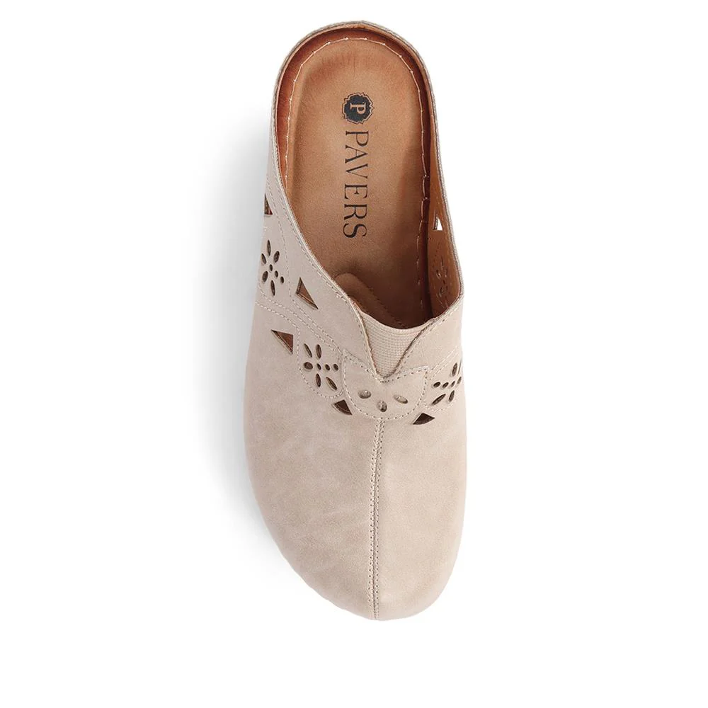Wedge Heel Clogs  - WOIL39031 / 325 148 - Beige - Image 5