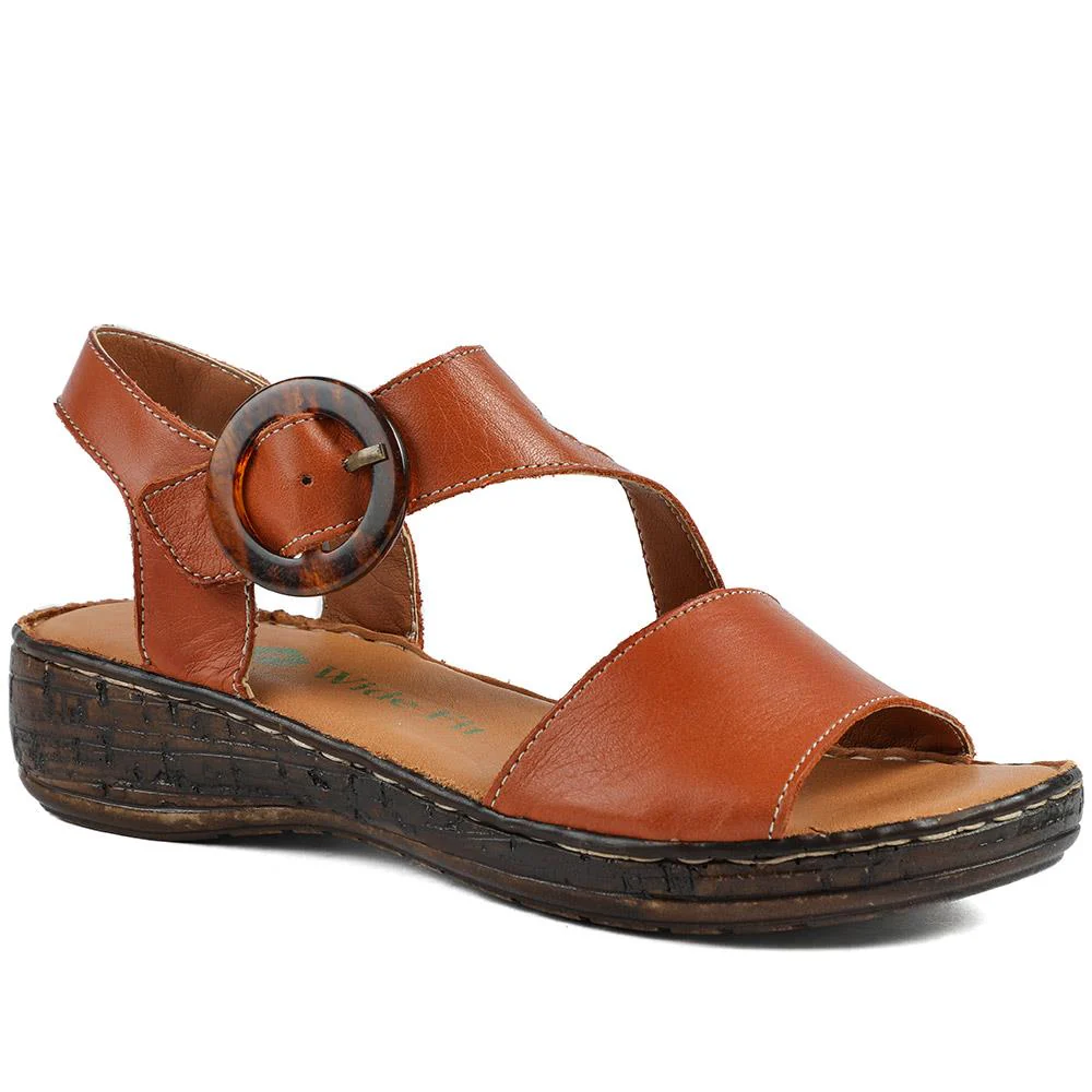 Wide Fit Leather Sandals With Buckle Fastening - LUCK43007 / 329 406 - Image 2