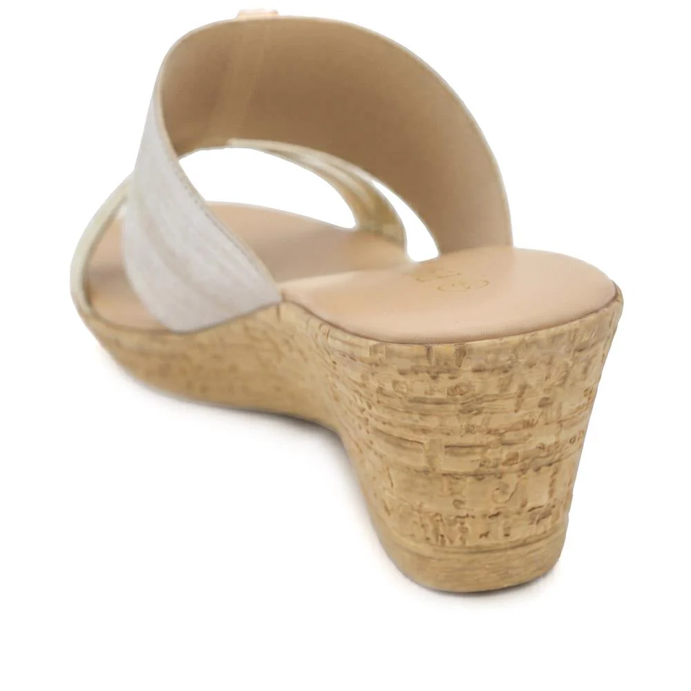 Wide Fit Stretchy Mule Sandals - CLUBS43007 / 329 808 - Gold - Image 3