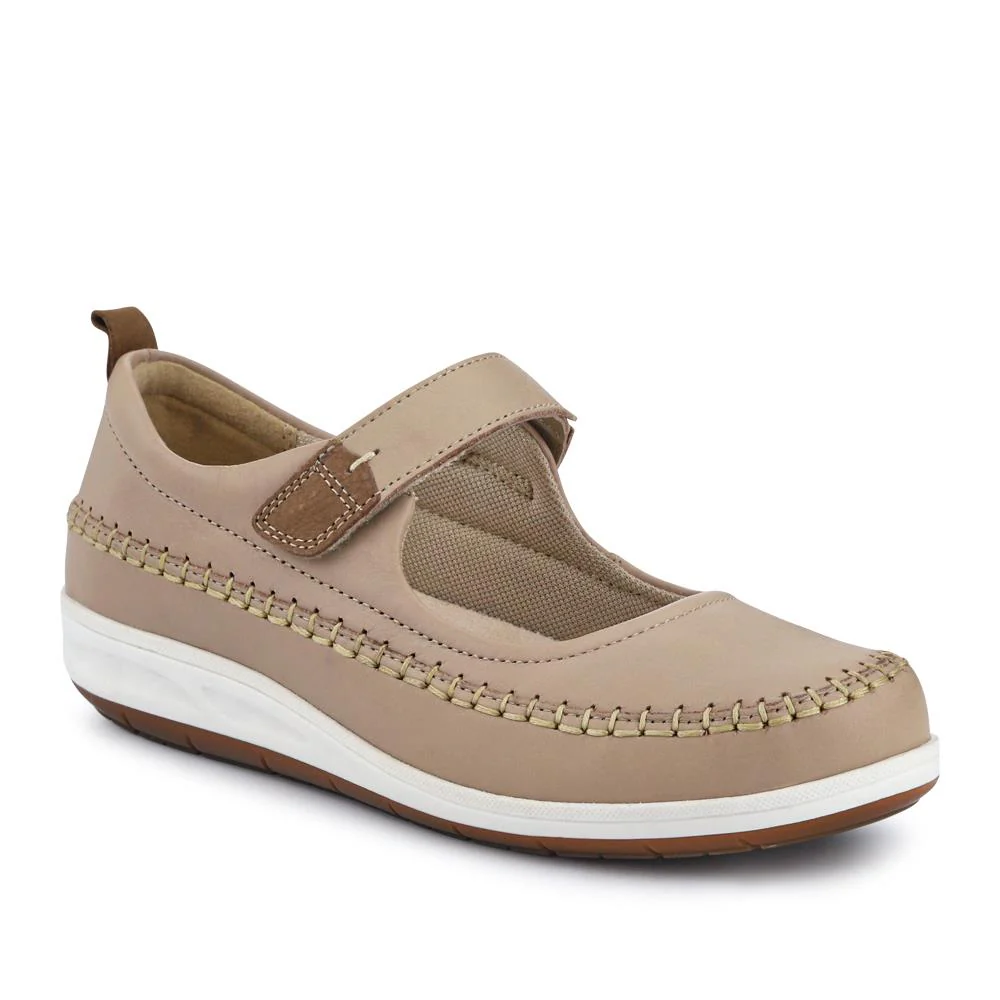 Wide-Fit Touch-Fasten Mary Janes - PARK41031 / 327 061 - Beige